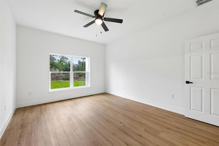 Spacious, unfurnished interior of a new home in , Ocklawaha (Image 20).