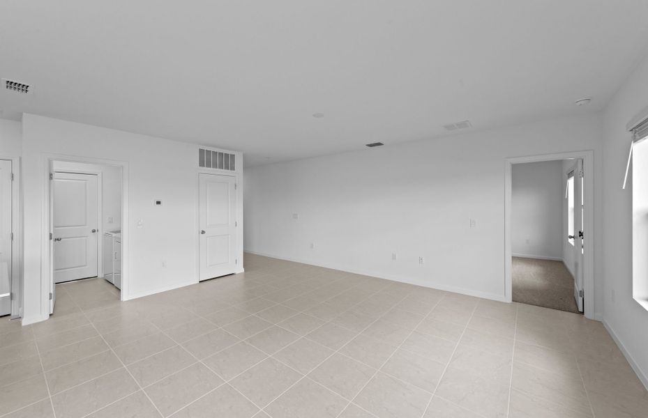 Spacious, unfurnished interior of a new home in Caloosa Cove, Labelle (Image 21).