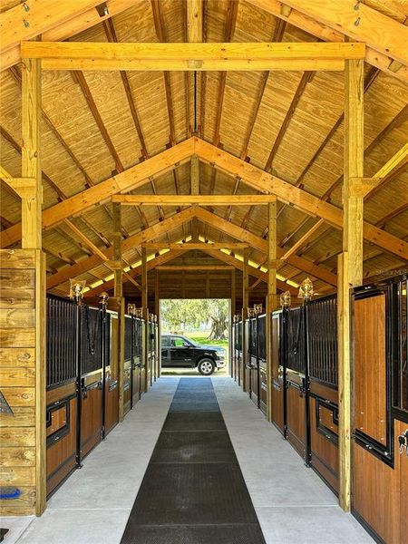Exterior details and patio area of a home in , Ocala (Image 44).