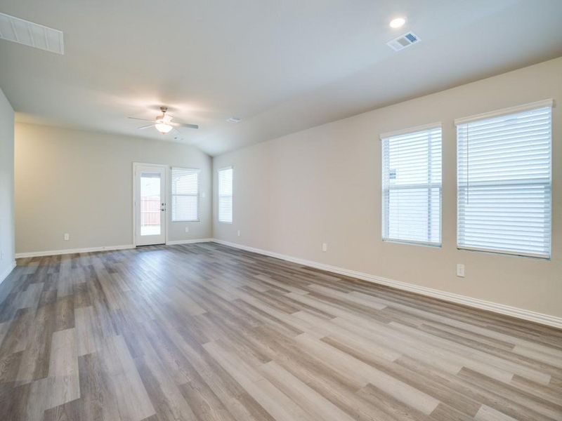 Spacious, unfurnished interior of a new home in Southridge - Signature Series, McKinney (Image 13). Spacious, unfurnished interior of a new home in Southridge - Signature Series, McKinney (Image 13).
