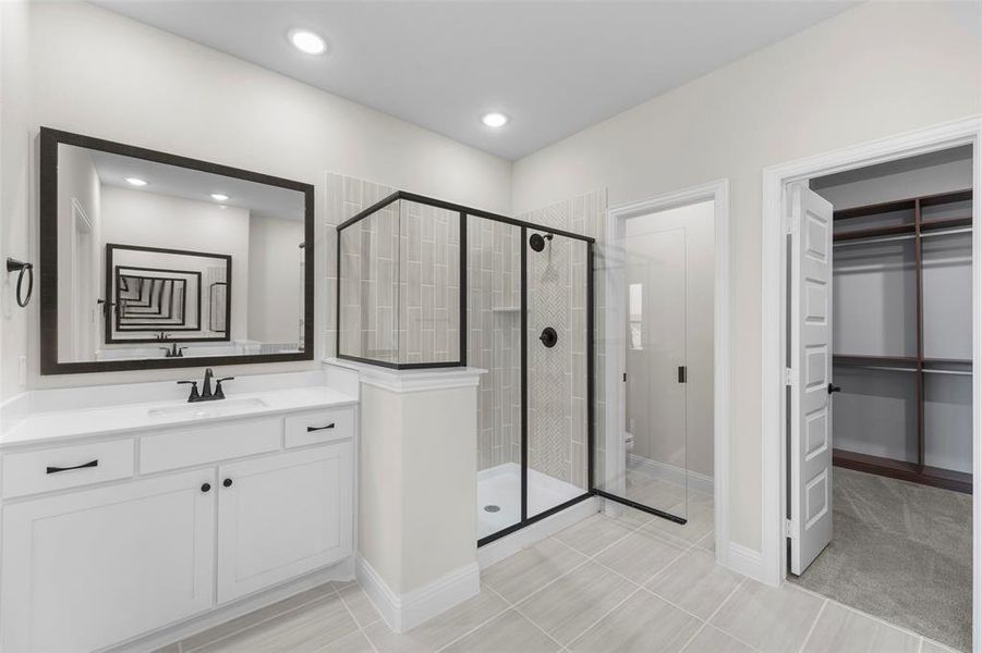 Furnished interior view inside a new home in , Waxahachie (Image 6).