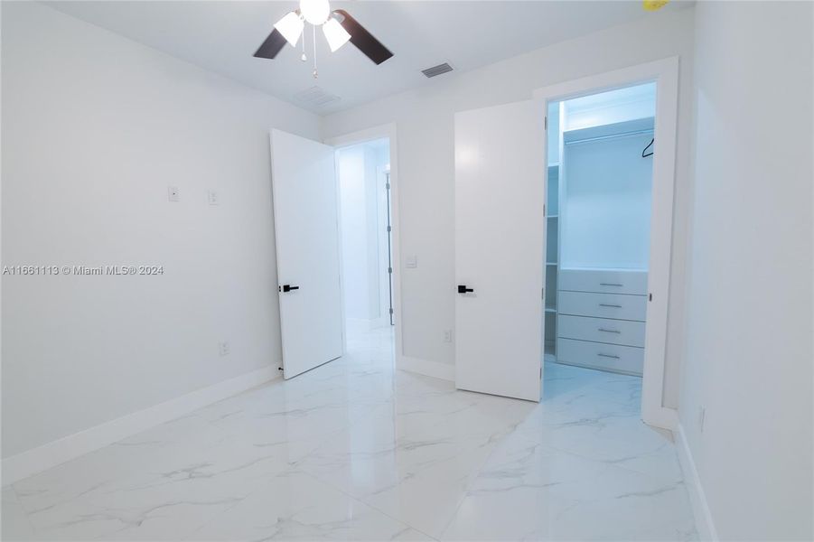 Spacious, unfurnished interior of a new home in , Cape Coral (Image 35).