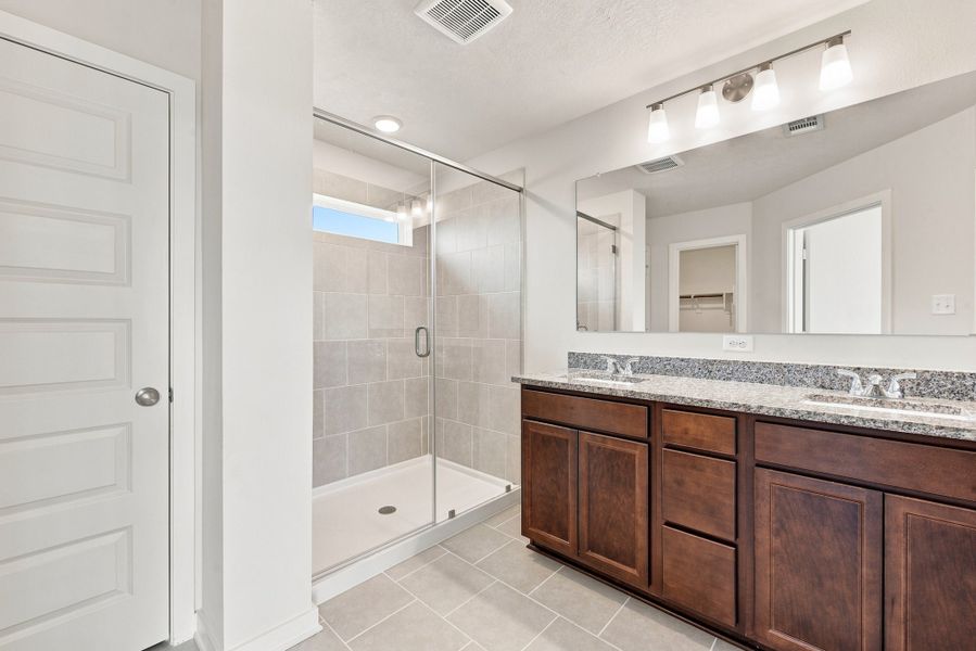 Furnished interior view inside a new home in Grand Lake, Snook (Image 6).