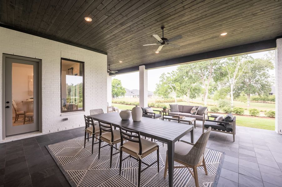 Representative exterior details of a home built from the Meritage by Tri Pointe Homes in Legacy Grove, Montgomery (Image 32).