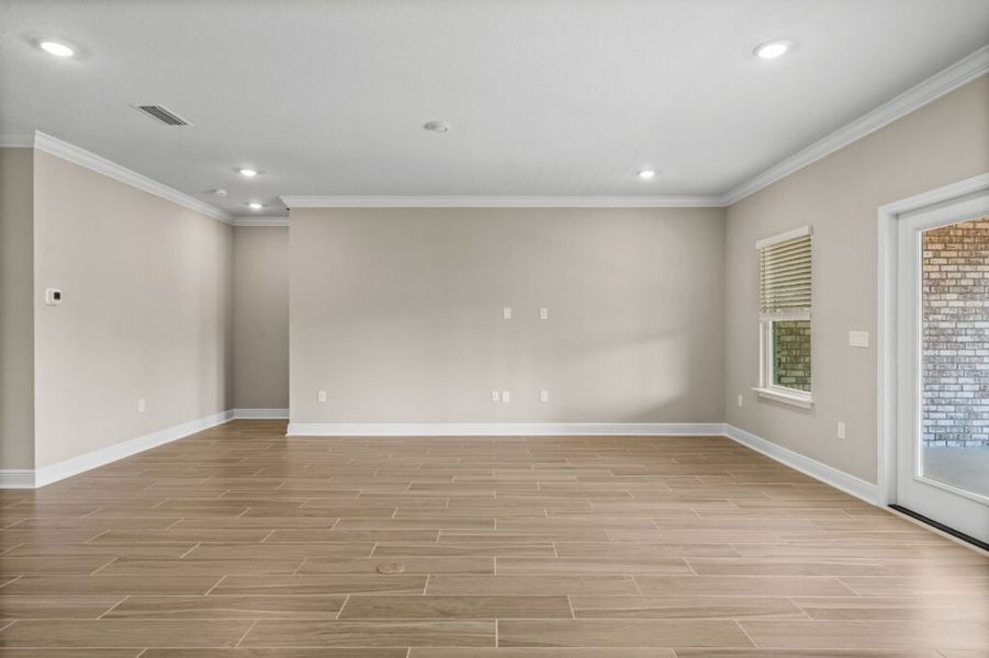 Spacious, unfurnished interior of a new home in Lake Merial, Panama City (Image 16). Spacious, unfurnished interior of a new home in Lake Merial, Panama City (Image 16).