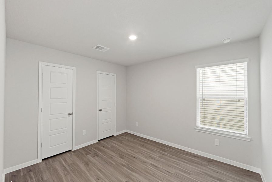 Spacious, unfurnished interior of a new home in Bammel Oaks, Houston (Image 22).