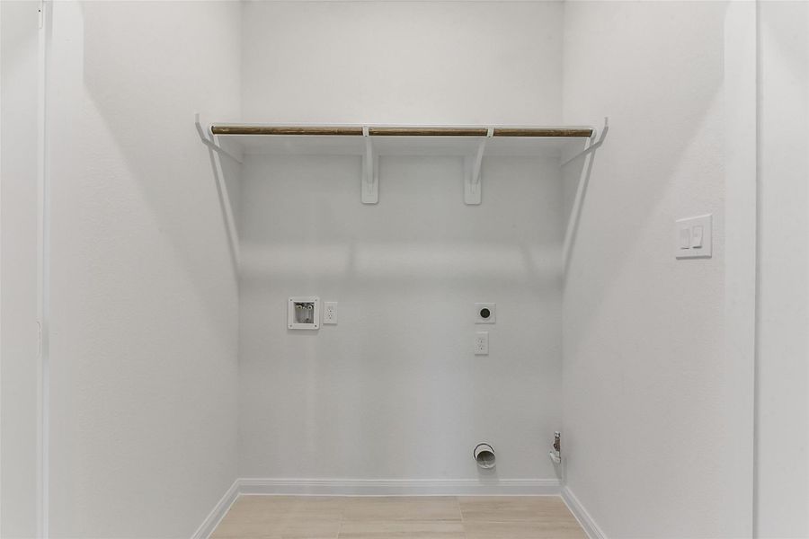 Spacious, unfurnished interior of a new home in , Houston (Image 30).