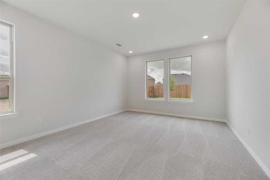 Spacious, unfurnished interior of a new home in Sutton Fields, Celina (Image 9).