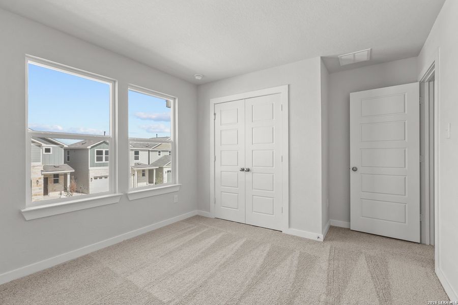 Spacious, unfurnished interior of a new home in Senna, Leon Valley (Image 28).