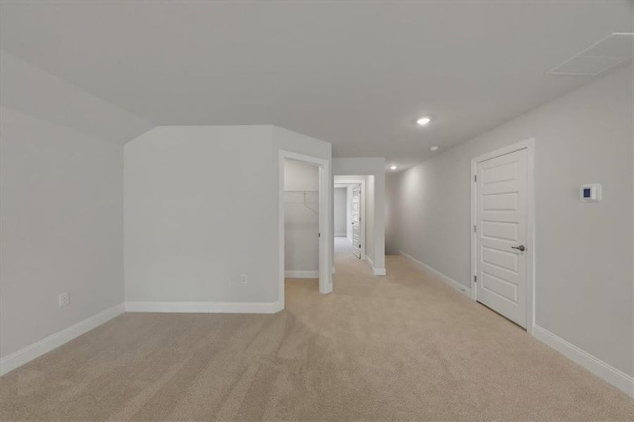 Spacious, unfurnished interior of a new home in Tuscany Hills, Douglasville (Image 24).