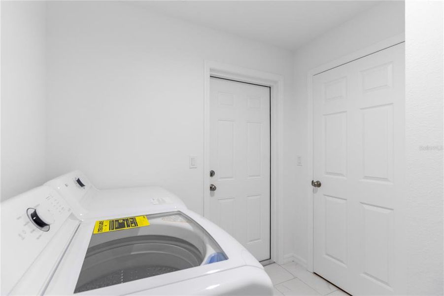 Furnished interior view inside a new home in , Spring Hill (Image 16).