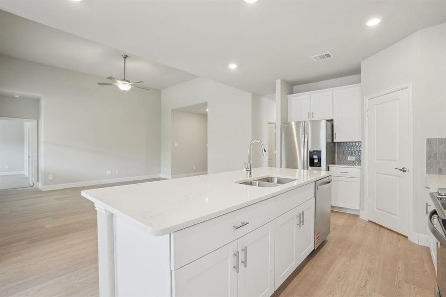 Photo is not of the actual home, but is an inspirational photo of builder’s model home and may depict options, furnishings, and/or decorator features that are not included. Photo is not of the actual home, but is an inspirational photo of builder’s model home and may depict options, furnishings, and/or decorator features that are not included.