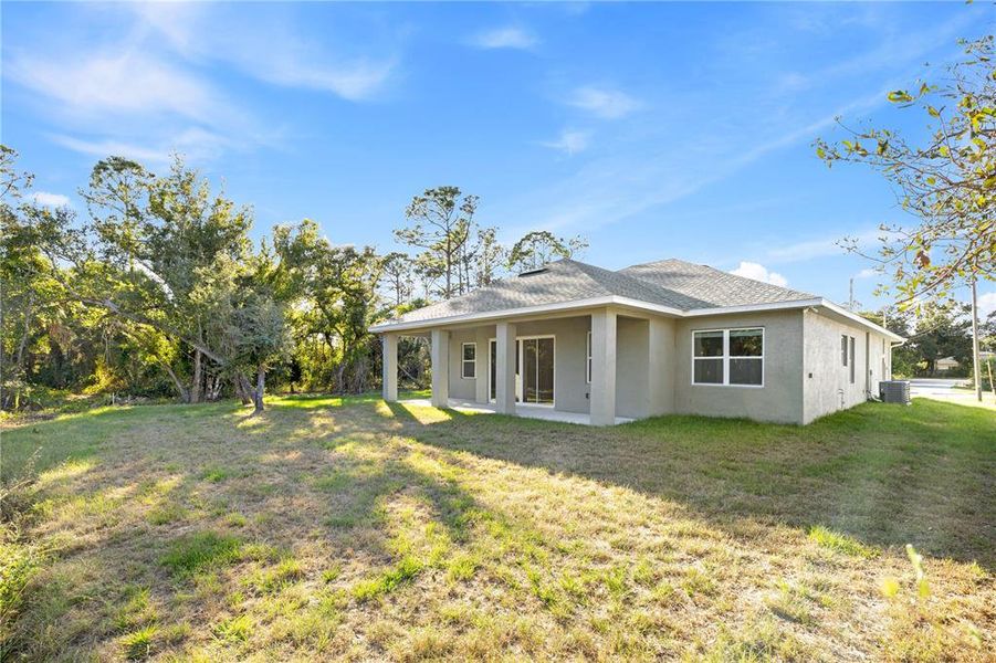 Exterior details and patio area of a home in , North Port (Image 4).