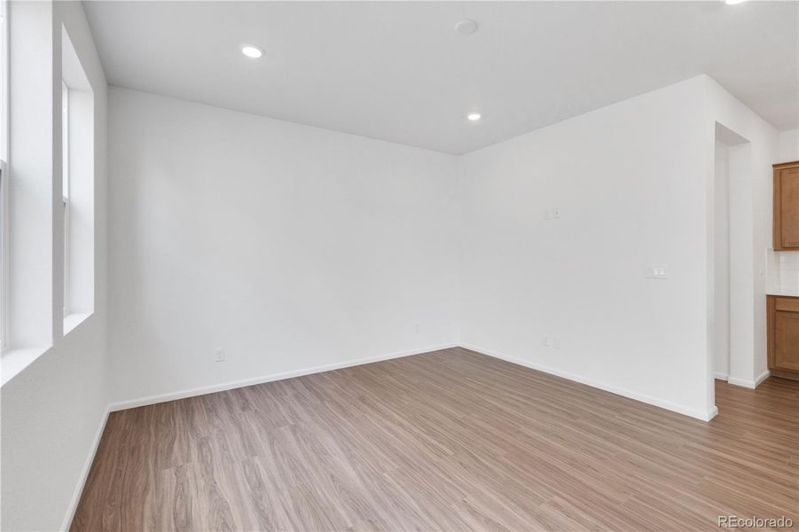 Spacious, unfurnished interior of a new home in , Aurora (Image 12).