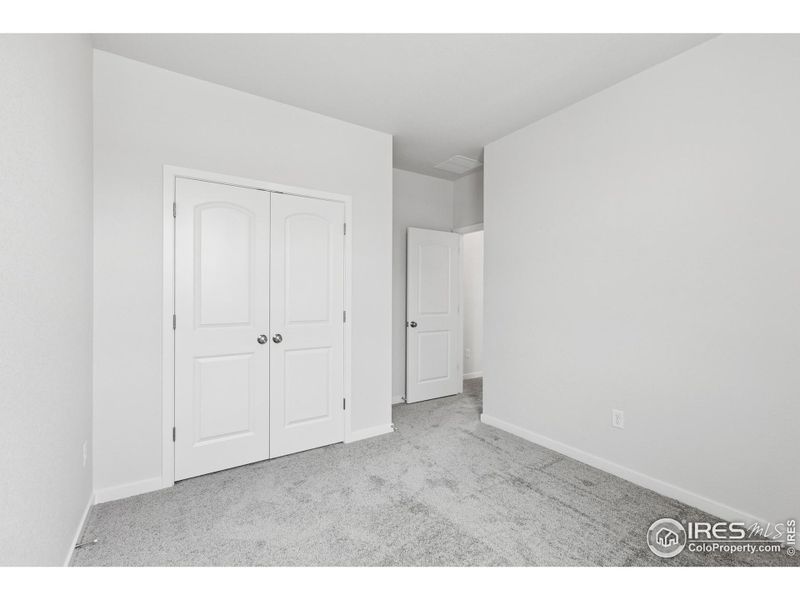 Spacious, unfurnished interior of a new home in Kinston Cottage, Loveland (Image 39).