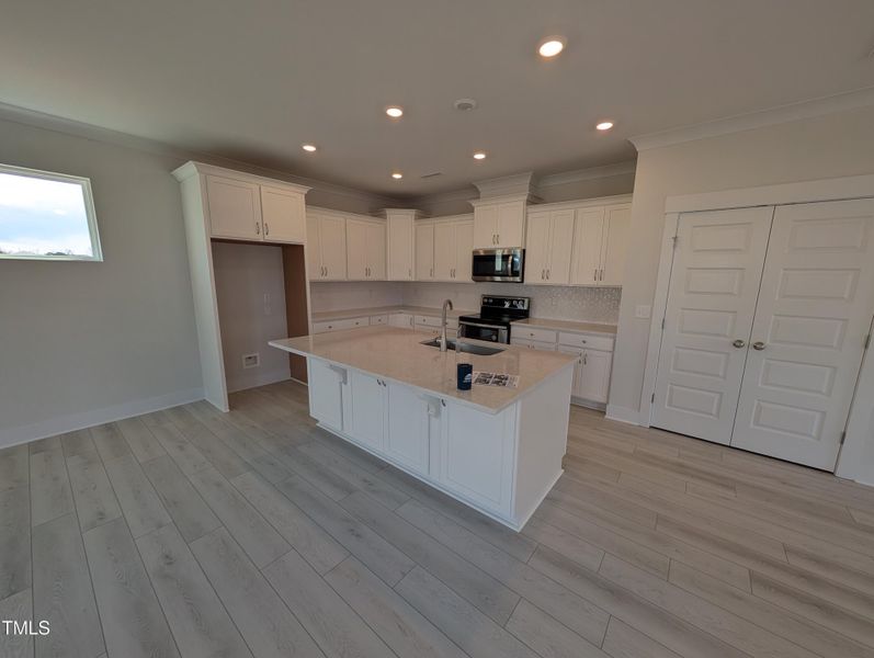 PXL_20250317_195509371