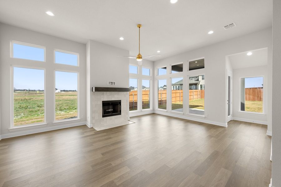 Spacious, unfurnished interior of a new home in Bull Hide Estates, Hewitt (Image 22).