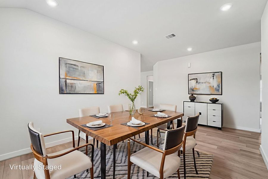 Furnished interior view inside a new home in Stewart's Ranch, Conroe (Image 7).