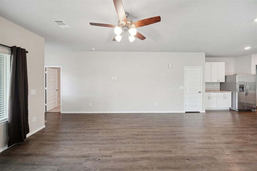 Spacious, unfurnished interior of a new home in , Waller (Image 17).