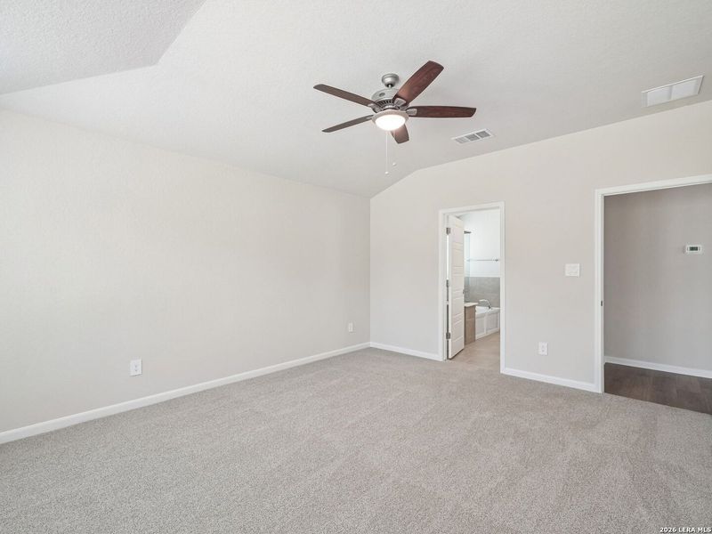 Spacious, unfurnished interior of a new home in Sagebrooke - Classic Series, San Antonio (Image 20).