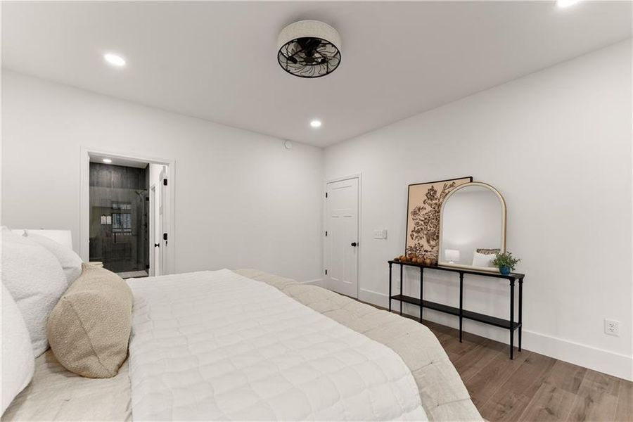 Furnished interior view inside a new home in , Dawsonville (Image 8).