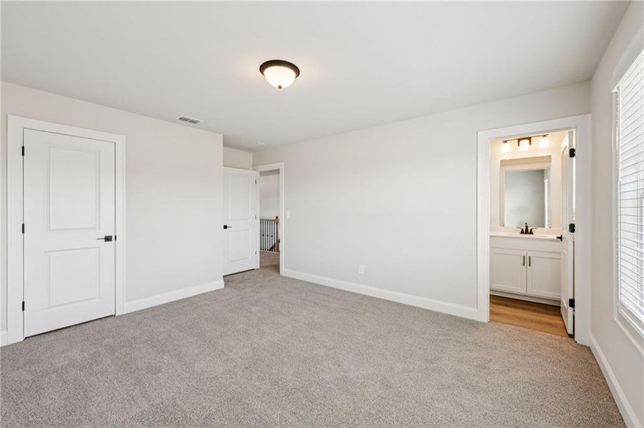 Spacious, unfurnished interior of a new home in River Pointe, Monroe (Image 44).