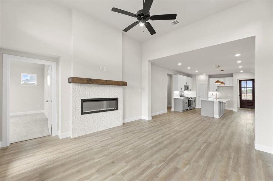 16_17. 2244 Aspen Chase - Family (3)