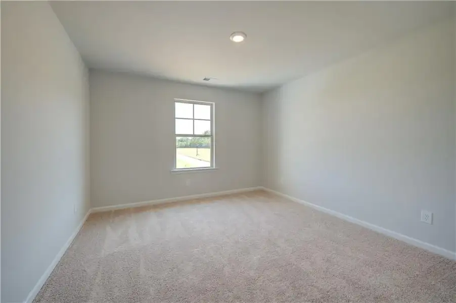 Spacious, unfurnished interior of a new home in Brighton, Locust Grove (Image 34).