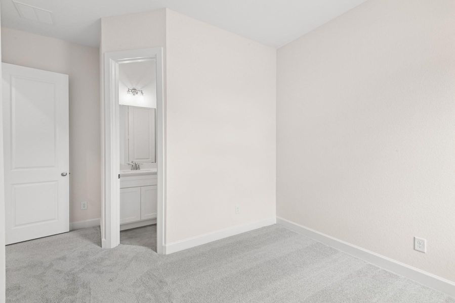 Spacious, unfurnished interior of a new home in ARTAVIA 45' Homesites, Conroe (Image 34).