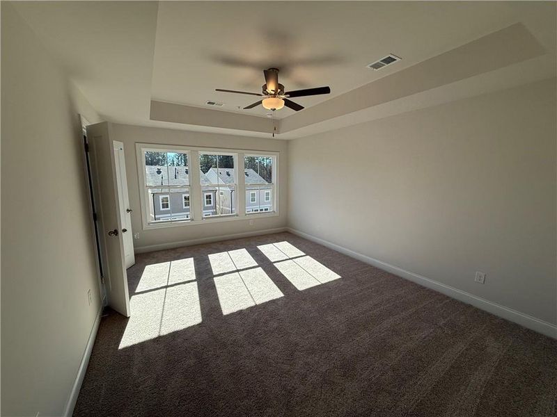 Spacious, unfurnished interior of a new home in , Marietta (Image 9).