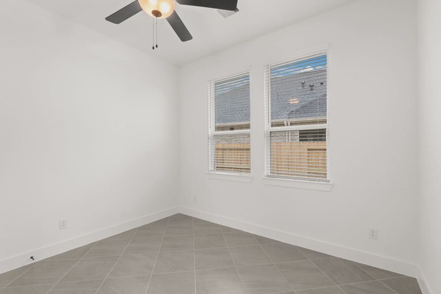 Representative unfurnished interior of a home built from the Palmer by Chesmar Homes in Riceland Alley Loads, Mont Belvieu (Image 40).