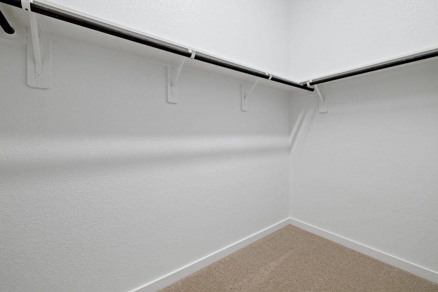 Spacious, unfurnished interior of a new home in Wolf Ranch, Georgetown (Image 34).