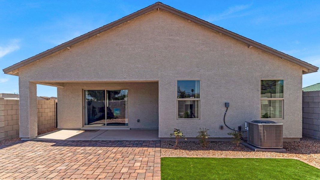 Exterior details and patio area of a home in Senita Crossing, Tucson (Image 26).