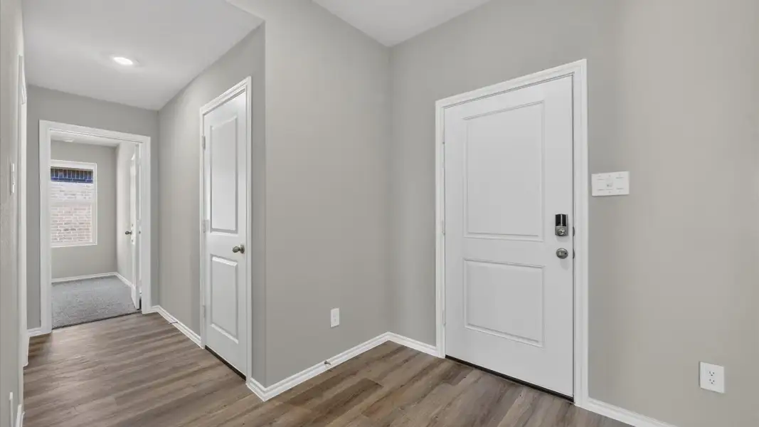 Spacious, unfurnished interior of a new home in Rosewood at Beltmill, Fort Worth (Image 29).