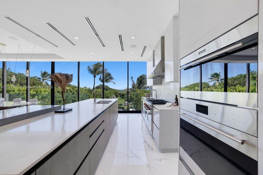 Community amenities in , Miami Beach (Image 69). Community amenities in , Miami Beach (Image 69).