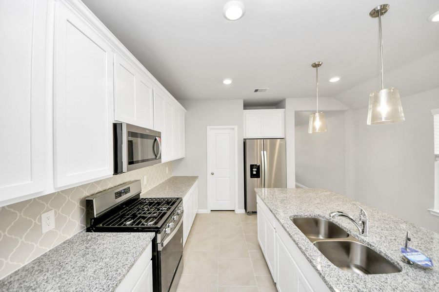 Furnished interior view inside a new home in Montgomery Ridge: Landmark Collection, Montgomery (Image 8).