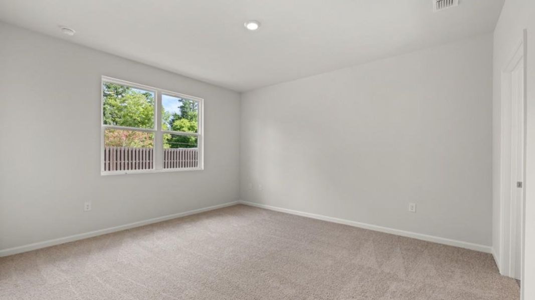 Spacious, unfurnished interior of a new home in Northberry, Rome (Image 14).