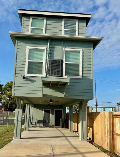 Exterior details and patio area of a home in , Galveston (Image 21).