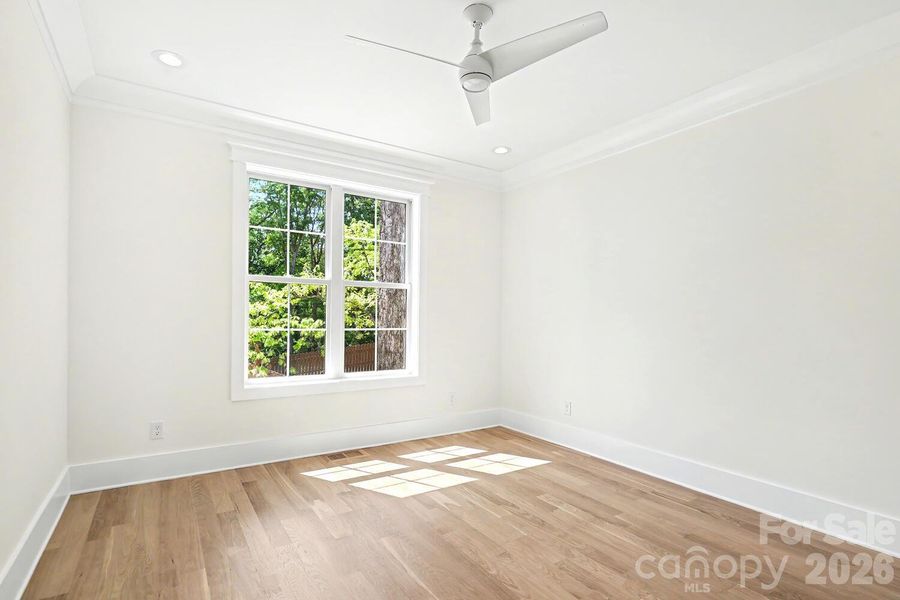 Bedroom/office 1st floor