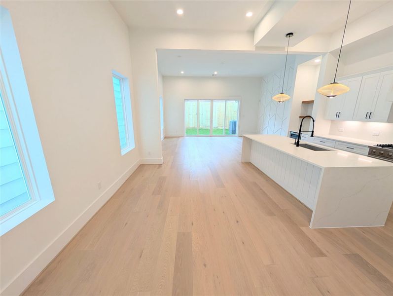 (Photos are of a previously completed home. Finishes are subject to change.) (Photos are of a previously completed home. Finishes are subject to change.)