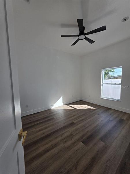 Spacious, unfurnished interior of a new home in , Seminole (Image 22).