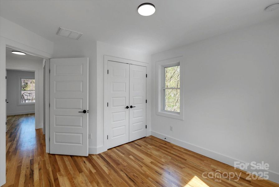 Spacious, unfurnished interior of a new home in , Asheville (Image 18).