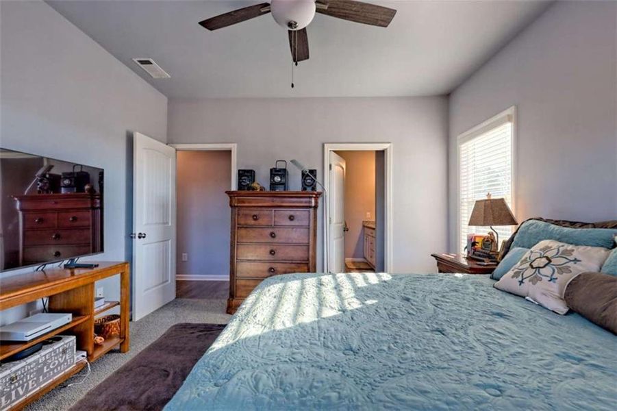 Furnished interior view inside a new home in , Eastanollee (Image 40).