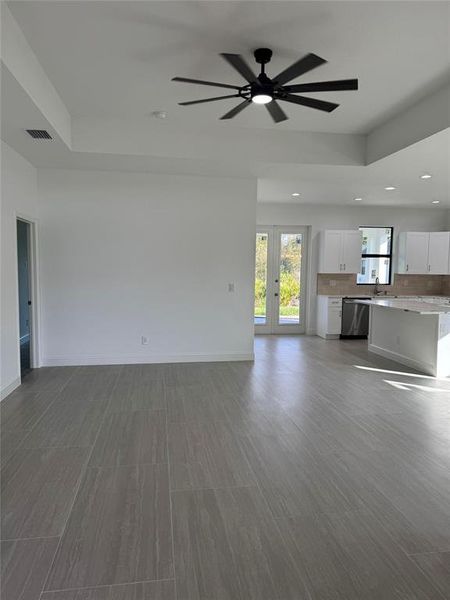 Spacious, unfurnished interior of a new home in , Port Charlotte (Image 8).