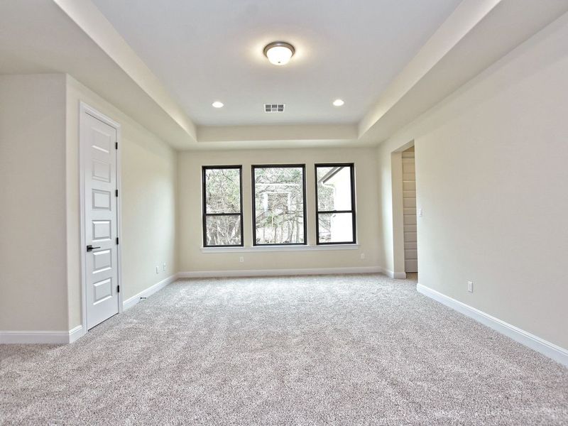 Representative unfurnished interior of a home built from the Avalon by Giddens Homes in Scofield Farms Estates, Georgetown (Image 161).