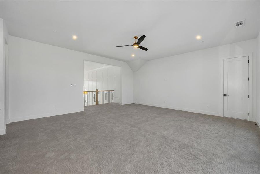 Spacious, unfurnished interior of a new home in , Fairview (Image 35).
