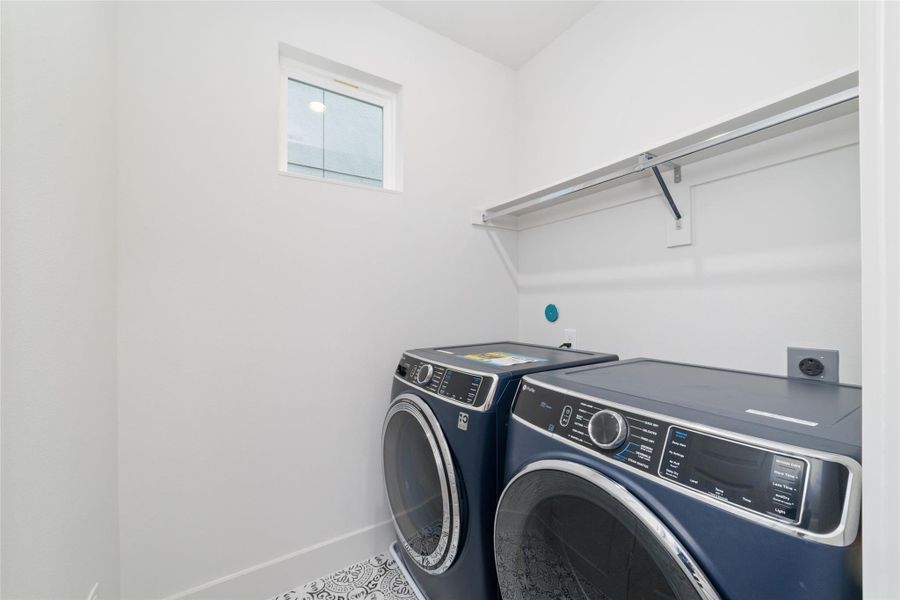 Close-up of interior finishes inside a home in Alicante, Houston (Image 20).