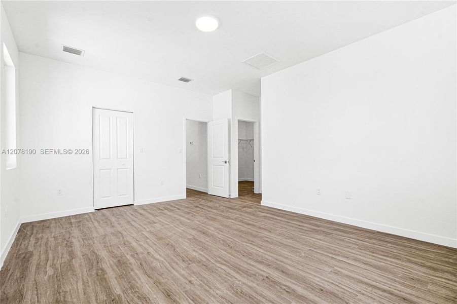 Spacious, unfurnished interior of a new home in , Miami (Image 69).