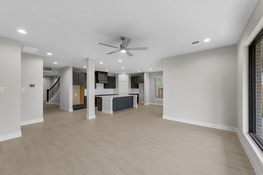 Spacious, unfurnished interior of a new home in Morton Creek Ranch, Katy (Image 15).