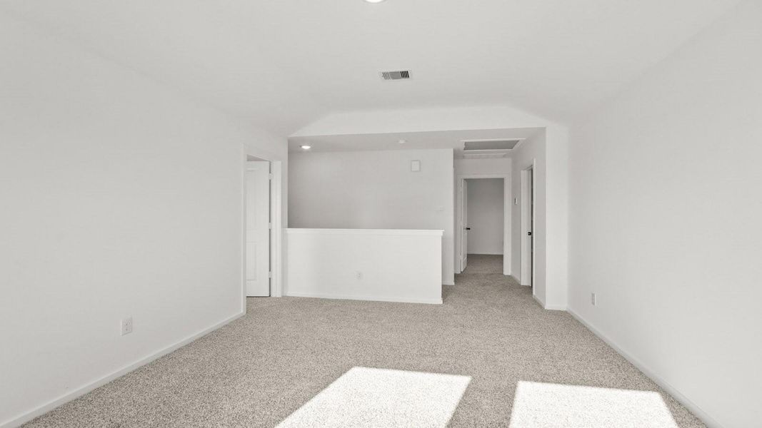 Spacious, unfurnished interior of a new home in Lake Conroe Cove, Willis (Image 8). Spacious, unfurnished interior of a new home in Lake Conroe Cove, Willis (Image 8).